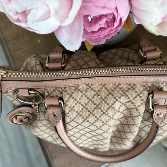 🩷💯 Authentic Gorgeous GUCCI Suki Diamante Handbag🩷 - Picture 5 of 16